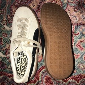 Suede Puma size 7.5 crime and black